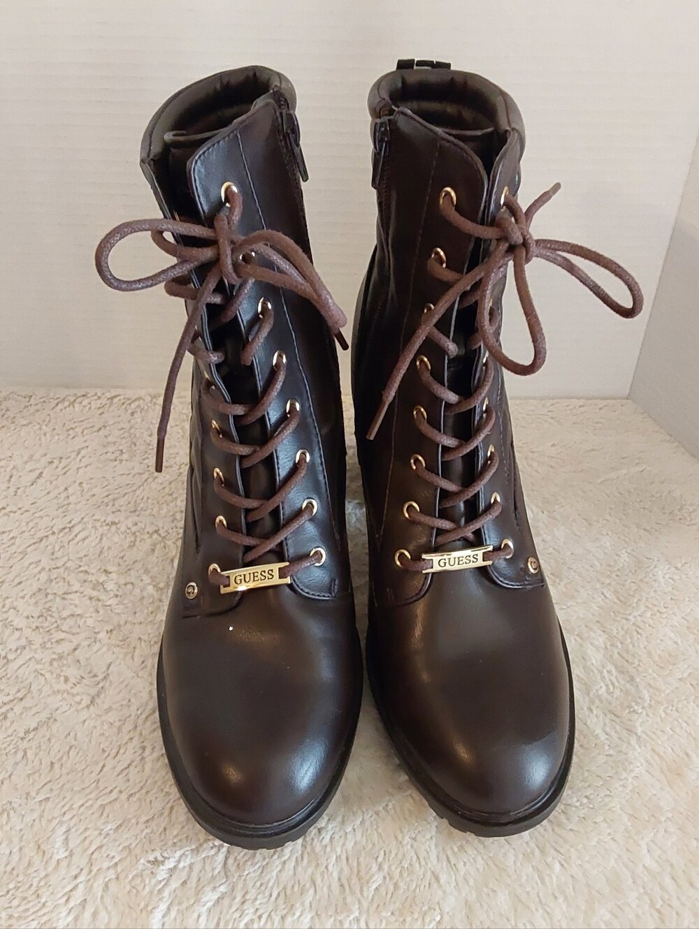 🌺NWOT GUESS Dark Brown Lace-Up Block Heel Ankle Boots